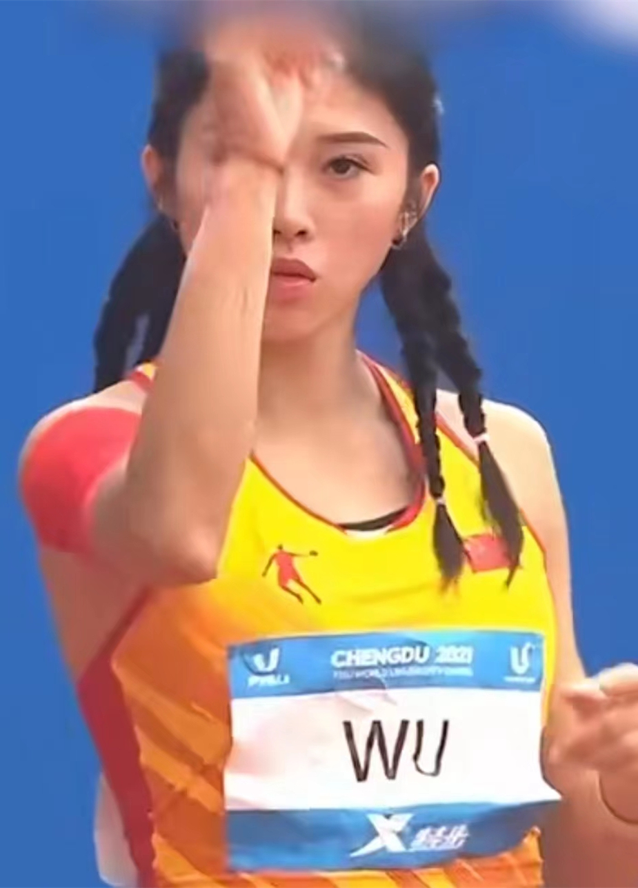 雙語(yǔ)大片來(lái)了！Fisu games in Chengdu...